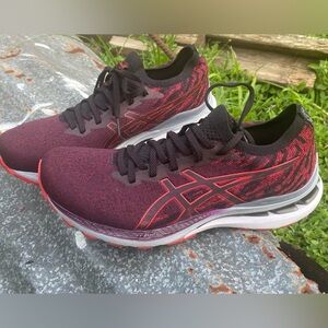ASICS Gel Kayano 28 MK Running Shoes (size 9, deep mars/electric red)